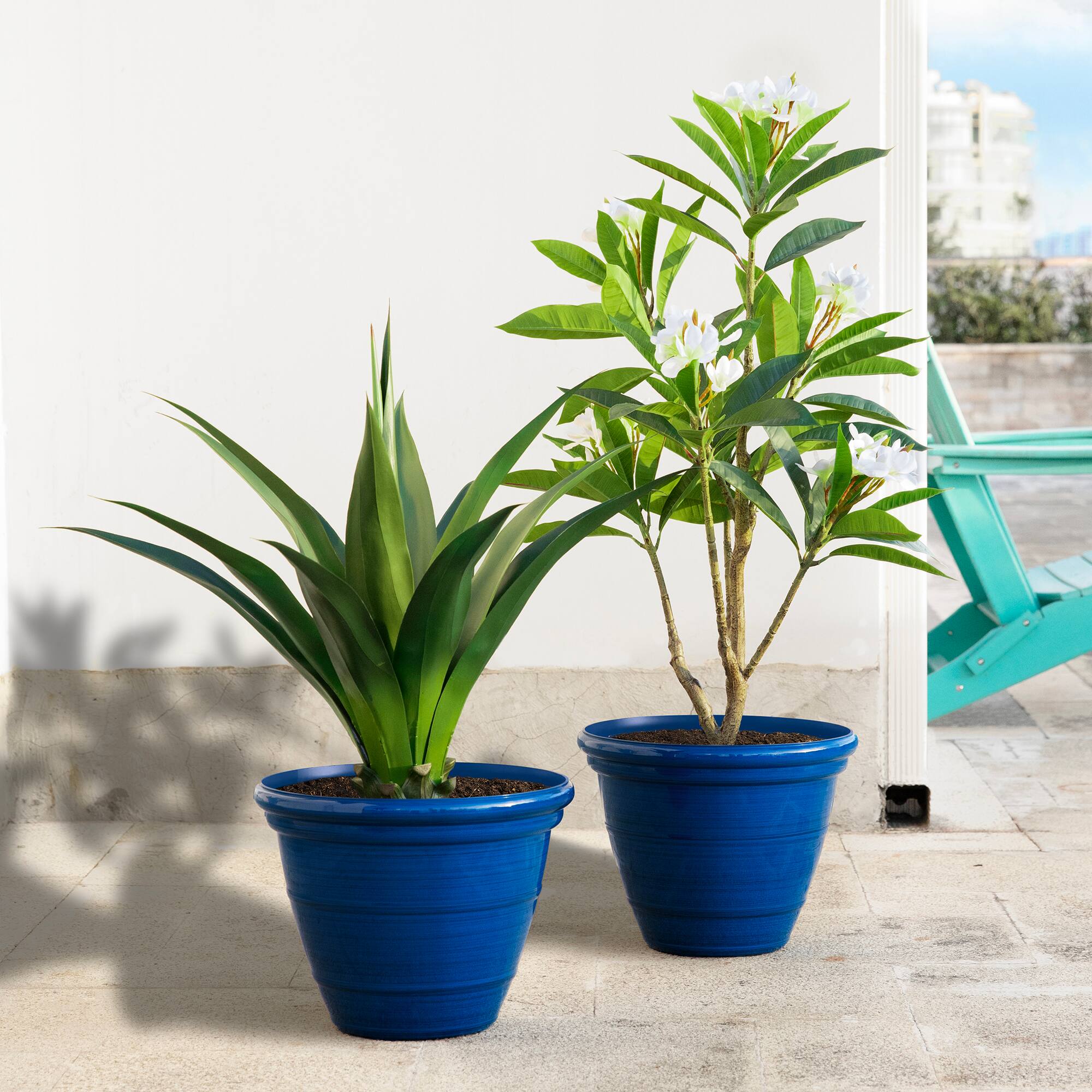Glitzhome® Round Faux Ceramic Pot Plastic Planter Set